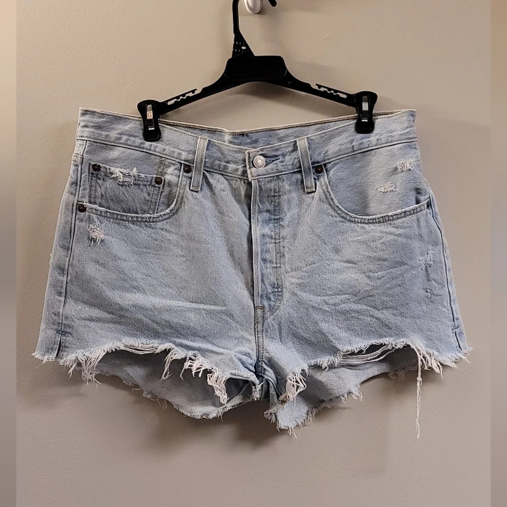 Levi's 501 cut off shorts